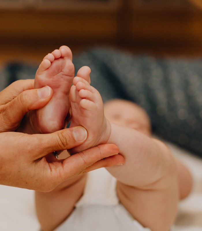 Sanfte Babymassage als Unterstützung im Alltag