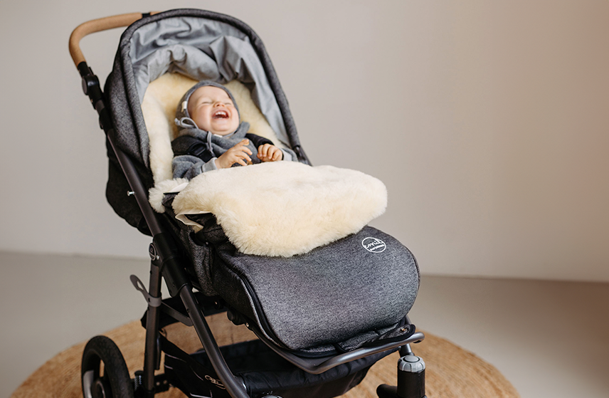 Lammfellsack Emil im Naturkind Kinderwagen Lux Evo